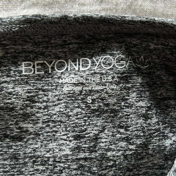 Beyond Yoga Slim Racerback Cropped Tank - Picture 3 of 3